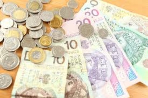 З нового року мінімальна зарплата в Польщі може зрости до 2100 злотих