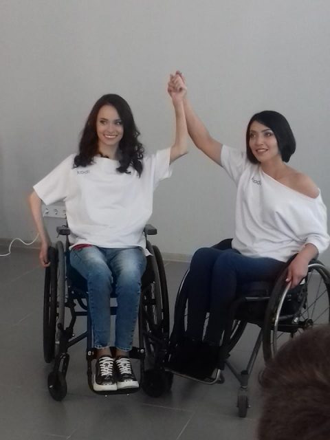 Дві українські красуні борються за титул Міс Світу серед дівчат на візках