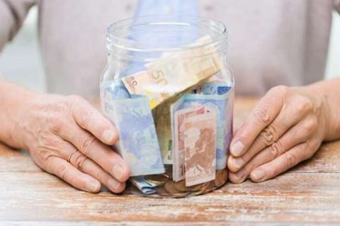 Накопичувальні пенсії в Україні: скільки можна зібрати собі на старість