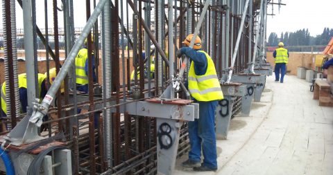 Ліпше горобець у жмені, як журавель у небі. Українські заробітчани не схильні полишати польський ринок праці