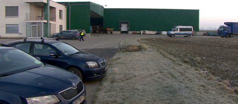 Українку після важкого інсульту працедавець відвіз до сусіднього містечка та залишив просто неба