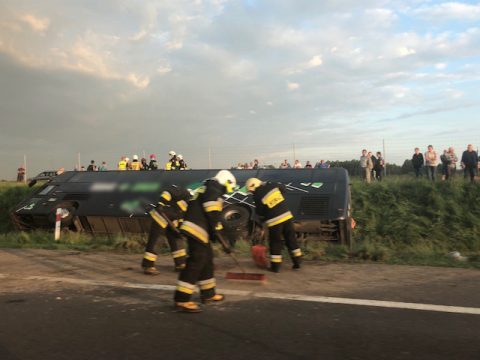 На лодзькому відрізку траси А2 перекинувся автобус з українцями. На щастя обійшлося без серйозних травм