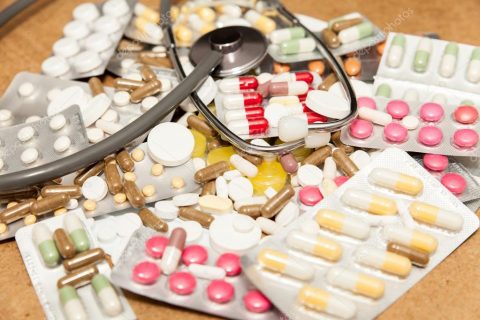 Половина куплених українцями лікарських засобів не має доведеної ефективності