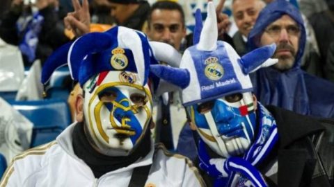 Обличчя прикордонників і поліцейських розмалюють у кольори Реала та Ліверпуля