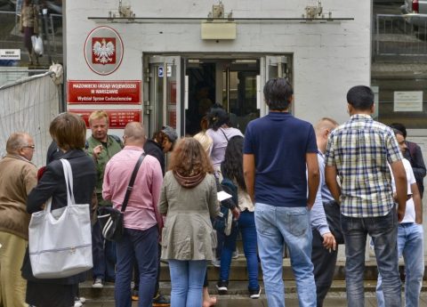 “Губляться” документи”: Найчастіше в дозволі на проживання відмовляє Мазовецький воєвода