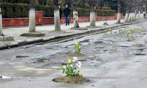 Дороги в Україні увійшли в топ-10 найгірших у світі