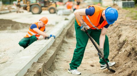 Інспекція праці вимагає захистити мінімальну ставку працівників “na zleceniu”