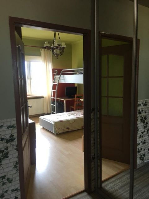 Кімната у Варшаві