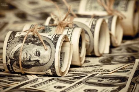 Це “перегин”: Гройсман просить переглянути мільйонні премії у Нафтогазі