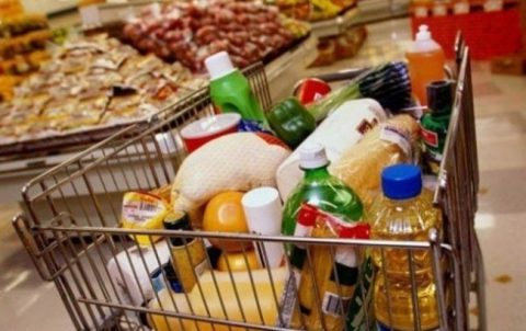 Майже половину коштів із карт українці витрачають на їжу