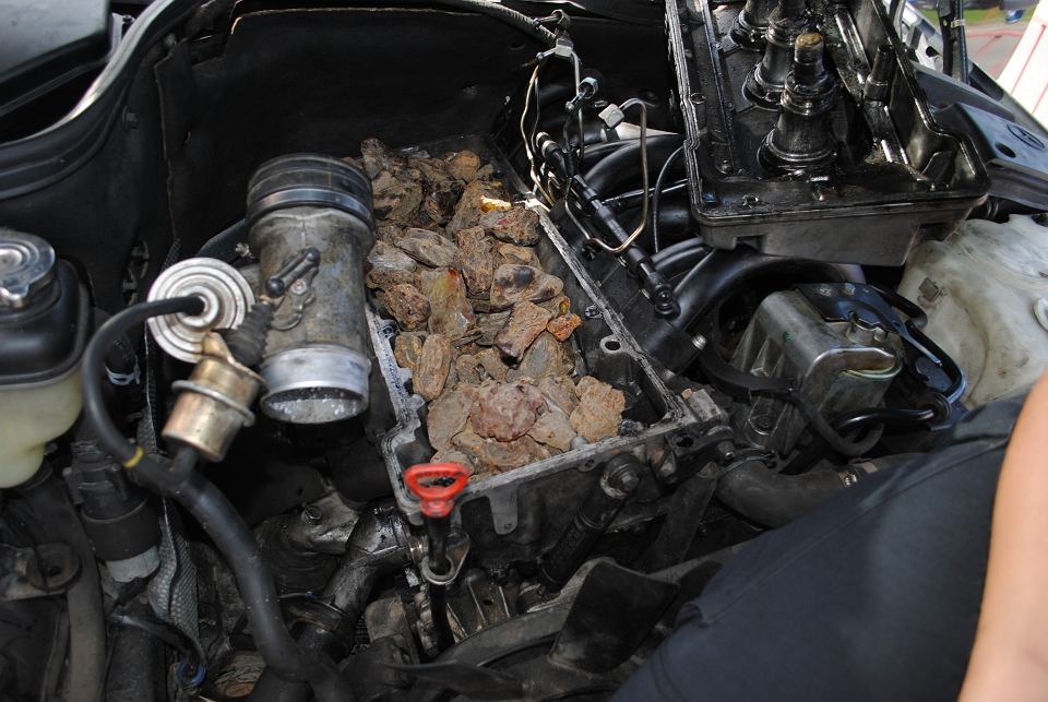 bursztyn v samochodzie