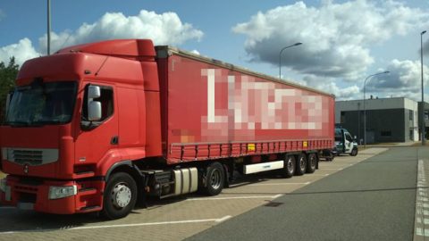 Під час контролю тверезості водій попросив принести ще пляшечку пива