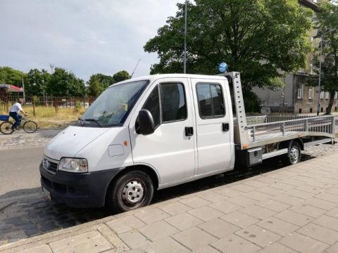 Послуги евакуатора та вантажних перевезень