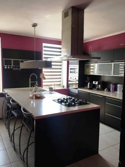 Трикімнатна квартира у Вроцлаві