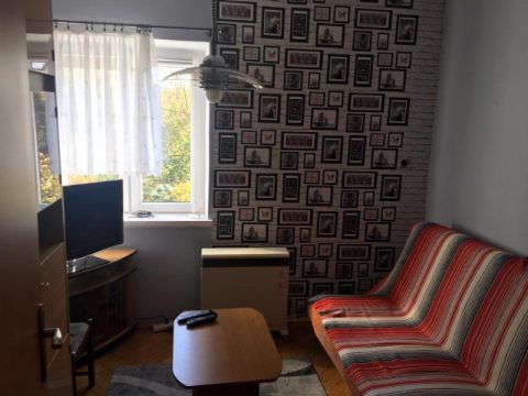 Кімната для дівчини у Вроцлаві