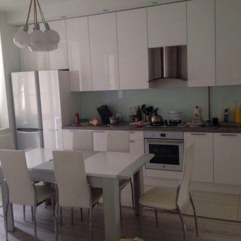 Столична трикімнатка