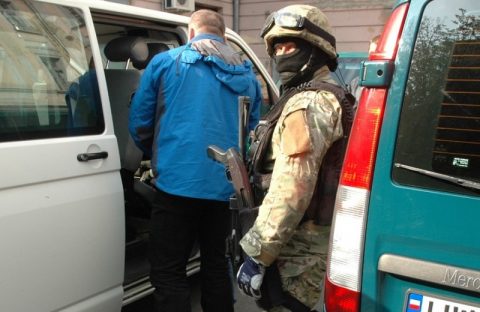 Поляк організував бізнес з незаконного перевезення українців до Великобританії