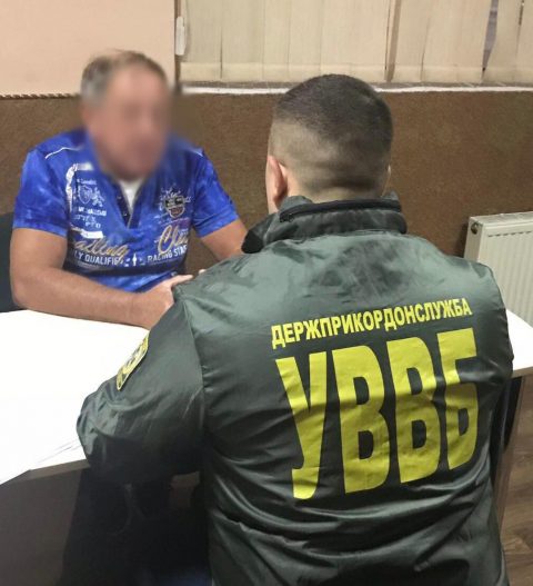 Поляк спробував оминути чергу на кордоні в Шегинях за 100 злотих хабара