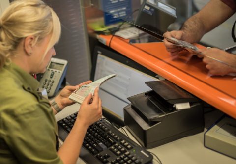 “На печатці”: куди можна поїхати під час очікування дозволу на тимчасове перебування (карти побуту)