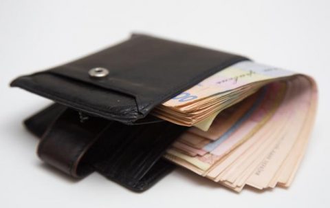 Середня зарплата українців перевищила 9 тисяч гривень – Держстат