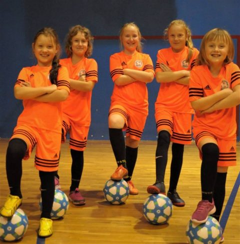 Дівчата атакують!