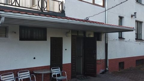 Двоповерховий будинок