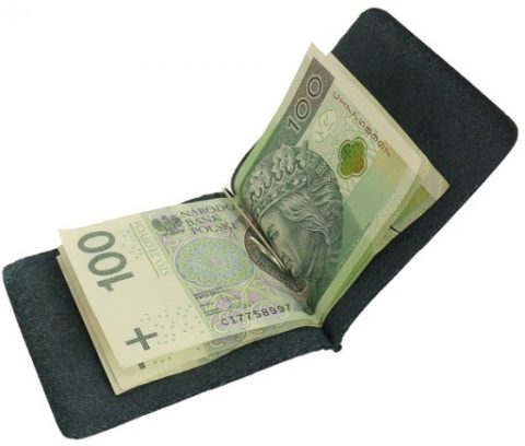 Не менш як 2500 злотих на руки. Зростають фінансові вимоги українців у Польщі