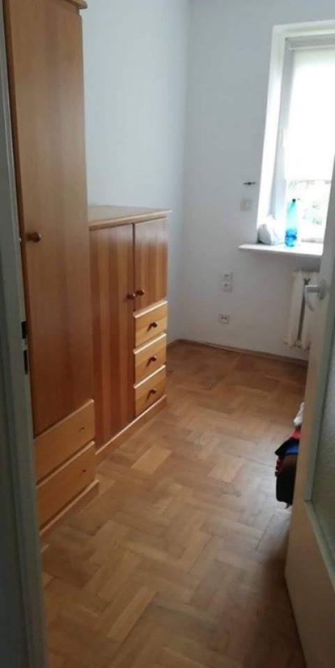 Кімната в двокімнатній квартирі