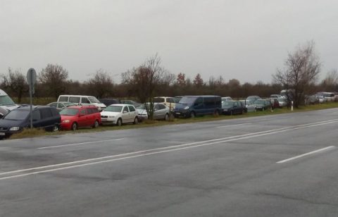 Підприємливі поляки знайшли ще один спосіб заробити на українських власниках «блях»