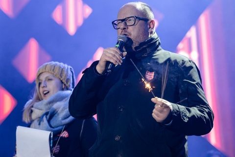 Внаслідок ножових поранень у лікарні помер мер Гданська Павел Адамович