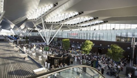 Польща поки не стала відновлювати авіасполучення з-за меж ЄС