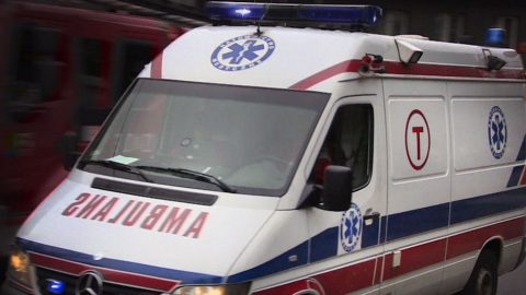 Жінки вистрибували з мікроавтобуса під час руху. Одна з них загинула