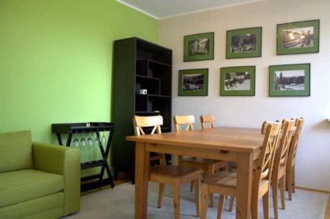 Вмістна квартира без завдатку!