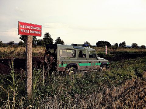 Три десятки карантинних дезертирів намагалися проїхати кордон повз пункт пропуску
