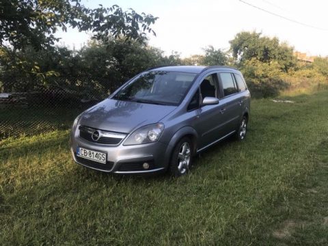 Семимісне авто