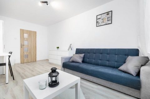 Вільна від зараз!