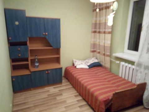 Простора кімната для пари