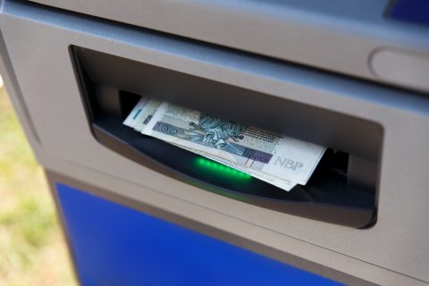 Більшість банкоматів у Польщі заговорила солов’їною