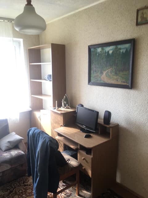 Простора кімната для жінки