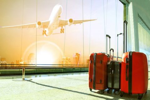 Скільки можна взяти багажу на борт літака?