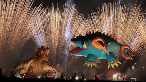 Парад драконів та шоу феєрверків!
