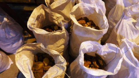 На кордоні Польщі з Україною зупинили рекордну контрабанду бурштину