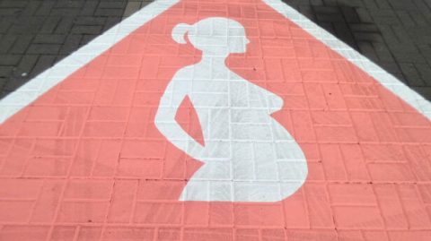 Паркінг для вагітних. Чиновники варшавської дільниці розраховують на порядність міщан