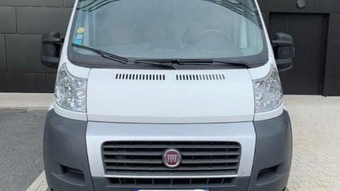 Przyjaciele, oferujemy usługi wynajmu samochodów