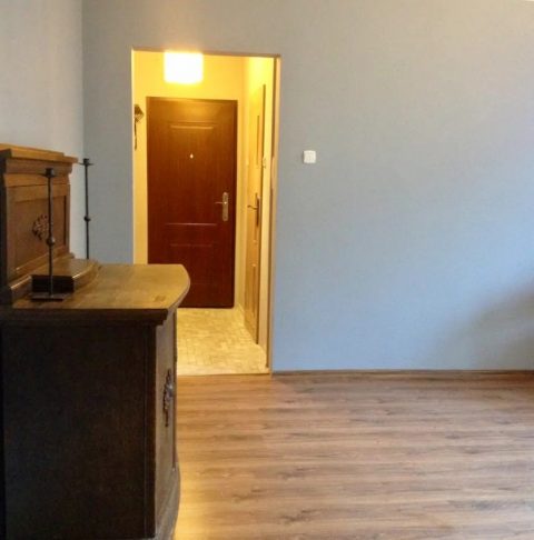 3 комнаты, балкон.