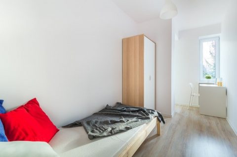 Pokój z balkonem przy Promenadzie.900 zł