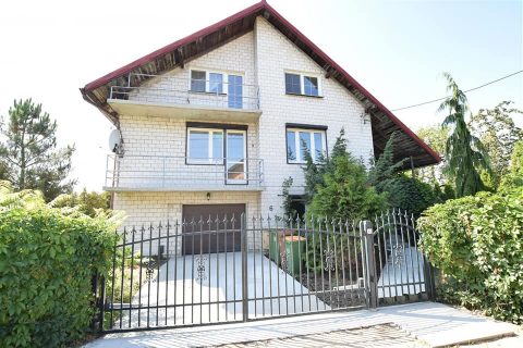 Dom w Dobroniu wszystkie media