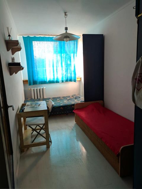 Место в комнате.В двух комнатной квартире.