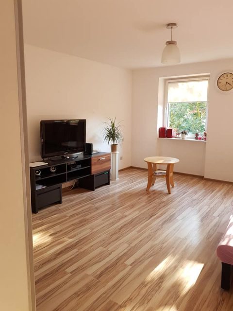 Сдаётся большая светлая комната.Do wynajęcia duży jasny pokój!