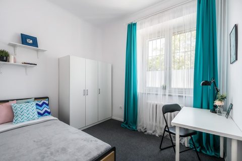 Nowoczesny komfortowy pokój do wynajęcia przy metrze, AWF i UKSW na Bielanach.